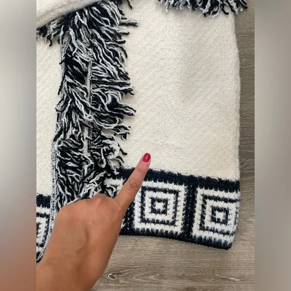 Anthropologie Pilcro Fringe Cardigan Sweater Size Cream Black Oversized - Picture 10 of 12